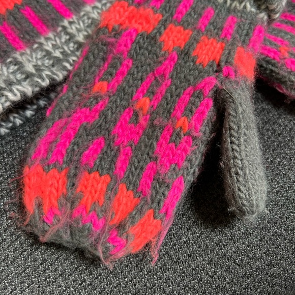 Girls Cat & Jack Mittens Neck Scarf Set 7-8-9 - Picture 2 of 4